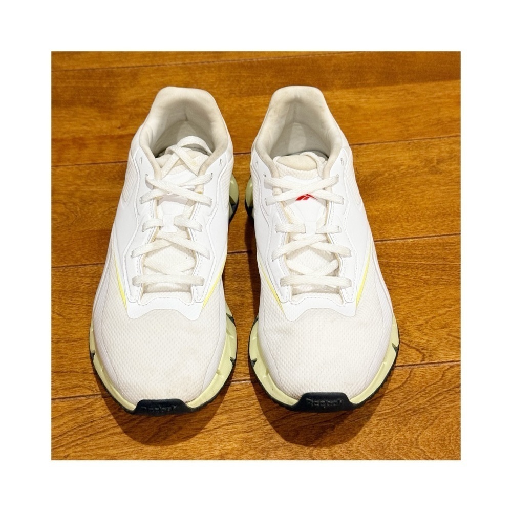 Womens Reebok Zig Dynamica Sneaker Chalk Gum Size 9 shoes
